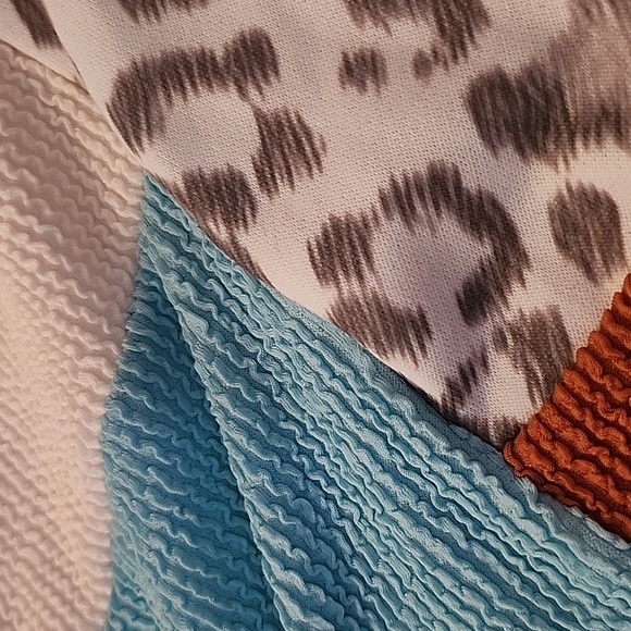 Multicolored Block Sweater - Picture 3 of 3